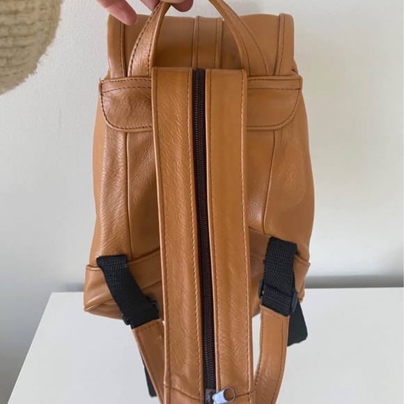 Genuine Leather cognac Backpack - Picture 3 of 10